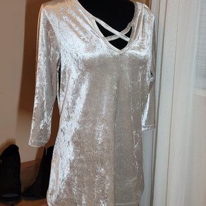 Jody of California Gold XL Velvet Three Quarter Sleeve Top